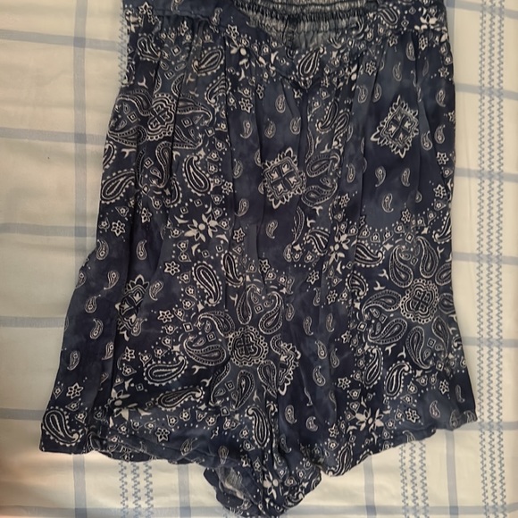 Blue Paisley Cut-Out Romper - Picture 5 of 11